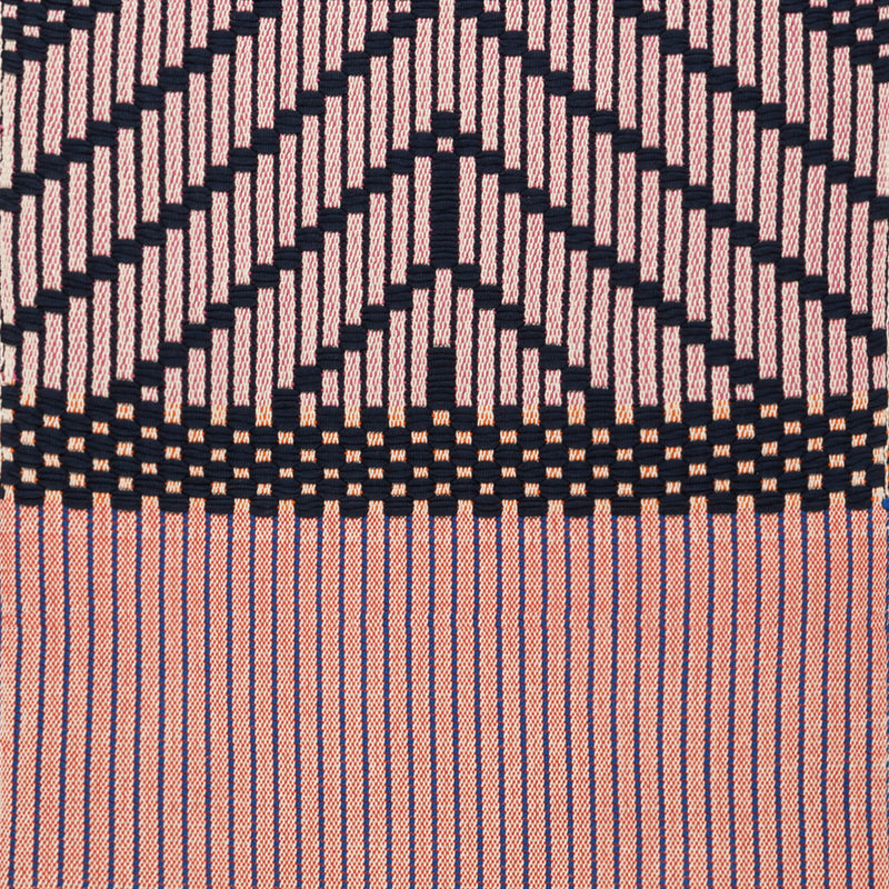 geometrikus mintájú szőnyeg